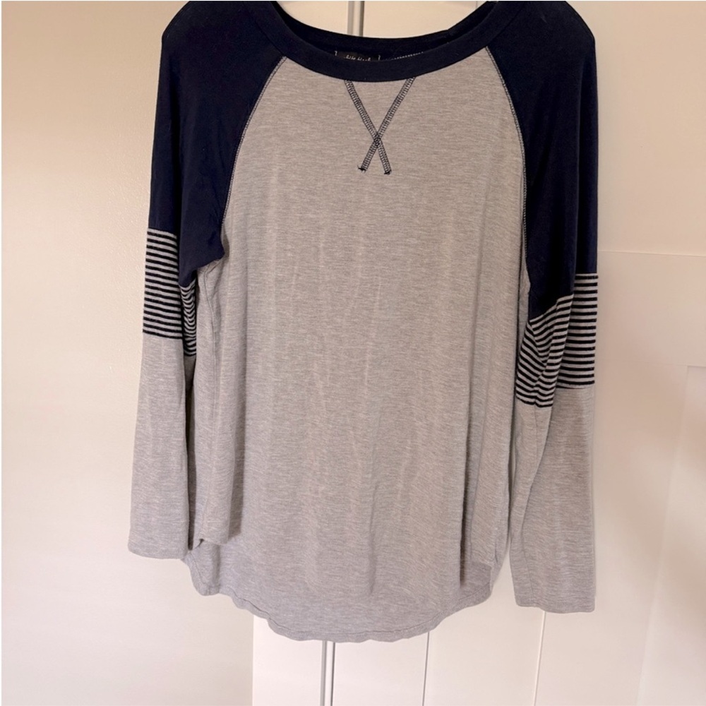White Birch Navy Blue/Gray Raglan Sleeve Stripe Top Soft Stretch M